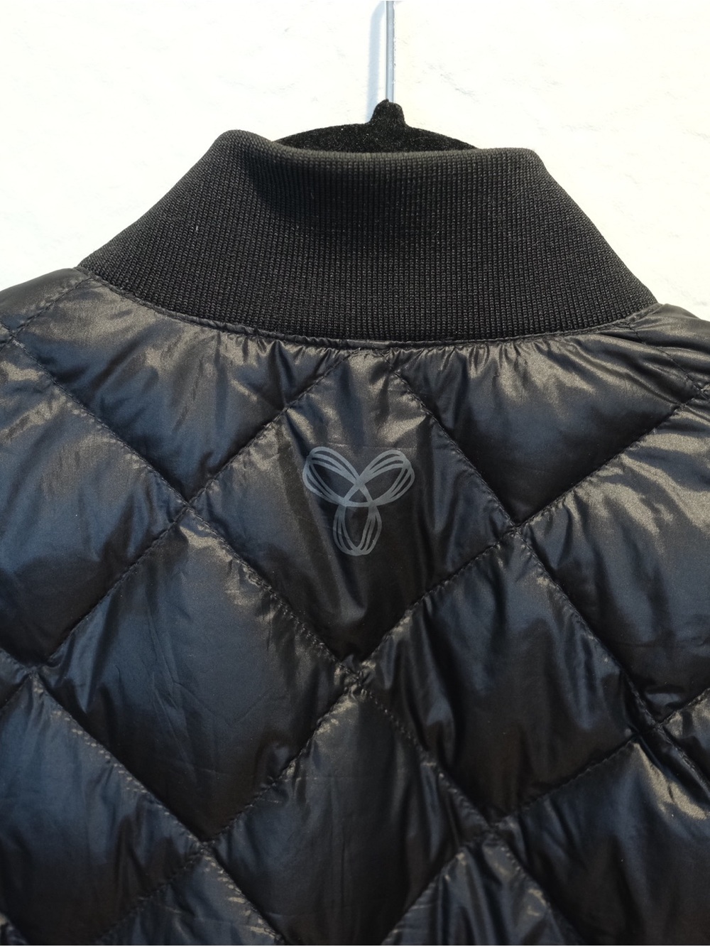 Aritzia TNA League Goose Down Bomber Quilted Jacket Women’s Size XS Black - Picture 6 of 9